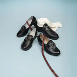 Astrid bunadsko med spenne til dame