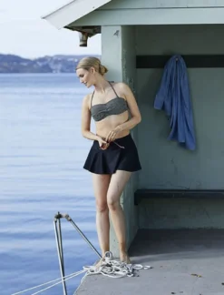 Bikinitruse med skjørt