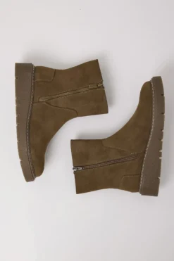 Boots Cassy