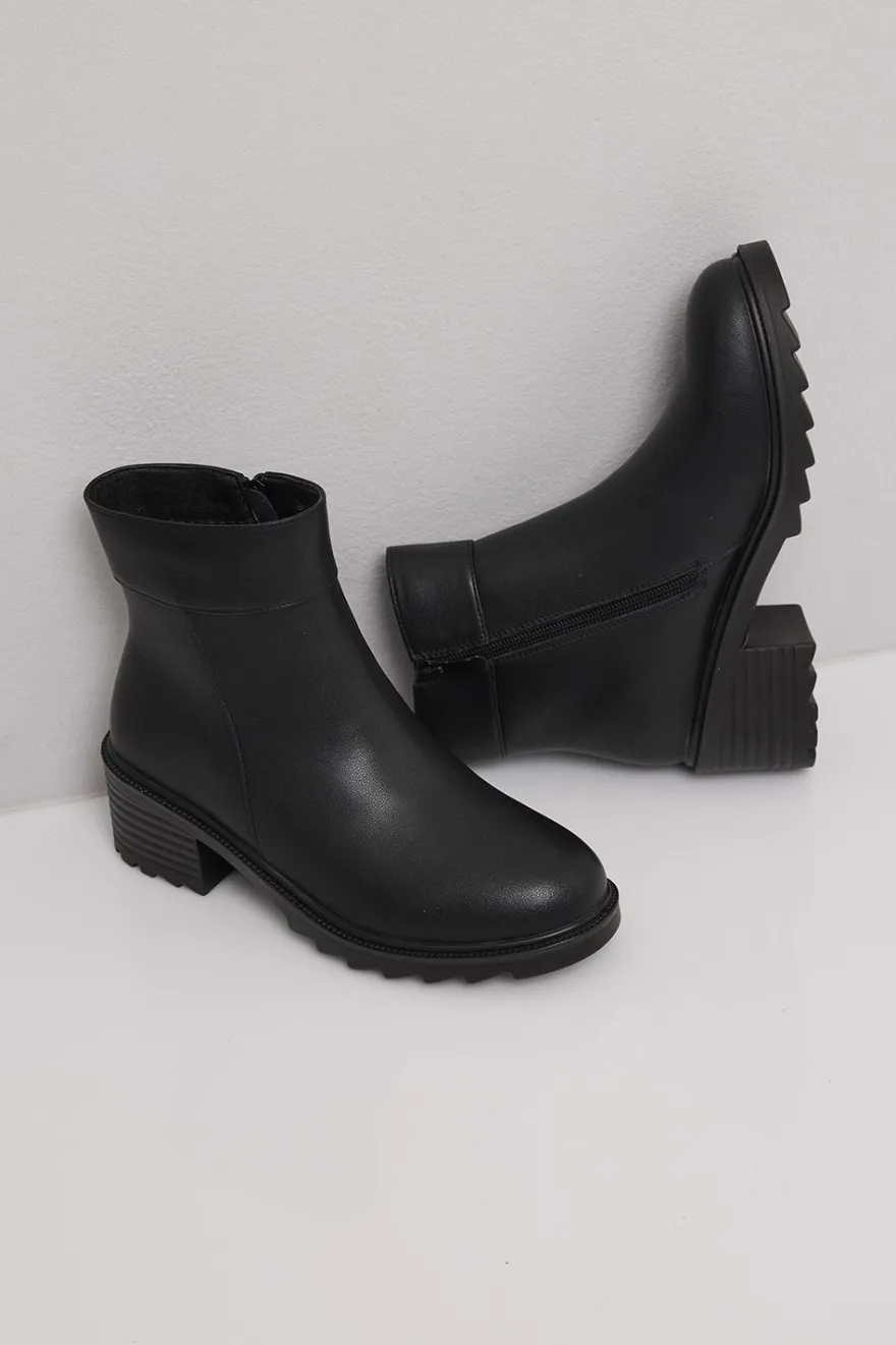Boots Karin