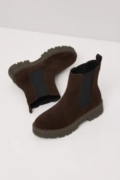 Boots Vengi