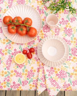 Bordduk 90x90 Alices blomstereng