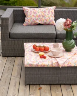 Bordduk 90x90 Alices blomstereng
