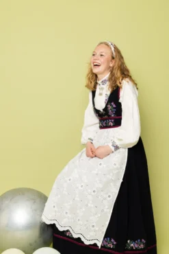 Festdrakt Isabell
