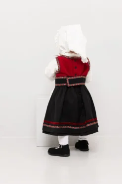Festdrakt Selma