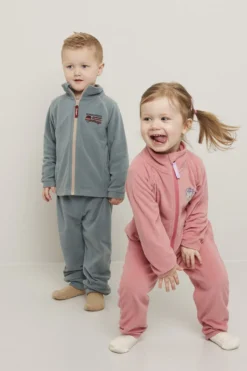 Fleecedress med broderi