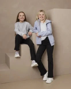 Jeans utsvinget med lavt liv Lina