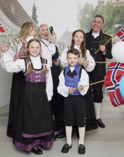 Jonas festdrakt med skjorte