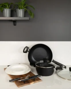 Kasserolle med lokk 2,7L Novi