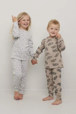 Pyjamas ribbestrikket
