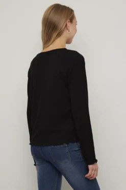 Ribbestrikket genser cropped Mira