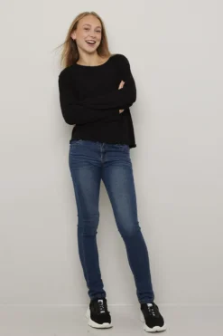Ribbestrikket genser cropped Mira