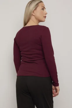 Ribbestrikket langermet t-skjorte Pauline