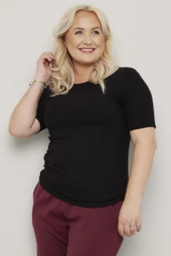 Ribbestrikket t-skjorte Poppy