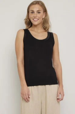 Singlet med satengbånd