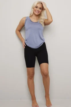 Singlet med satengbånd