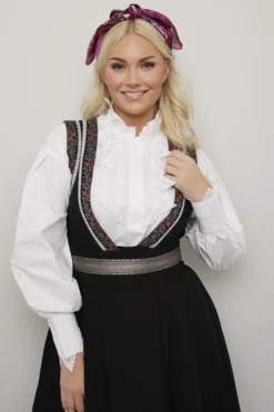 Skjorte med blonder Emilie