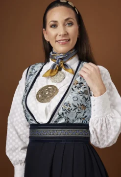 Skjorte med broderi Marthe