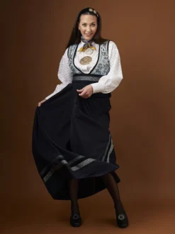 Skjorte med broderi Marthe